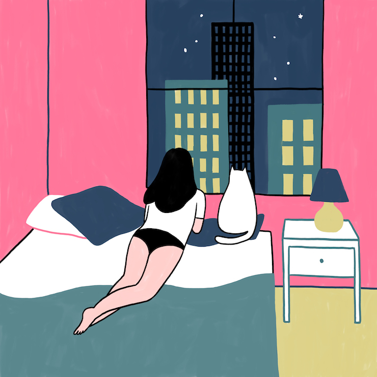 femme allongee sur un lit regarde par la fenetre